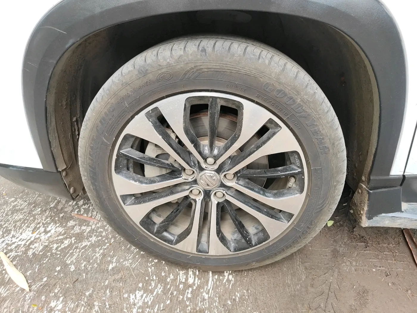 2021 MG HECTOR PLUS SHARP 2.0 DIESEL TURBO MT 6-STR, Diesel, Manual, 43,610 km, tyre