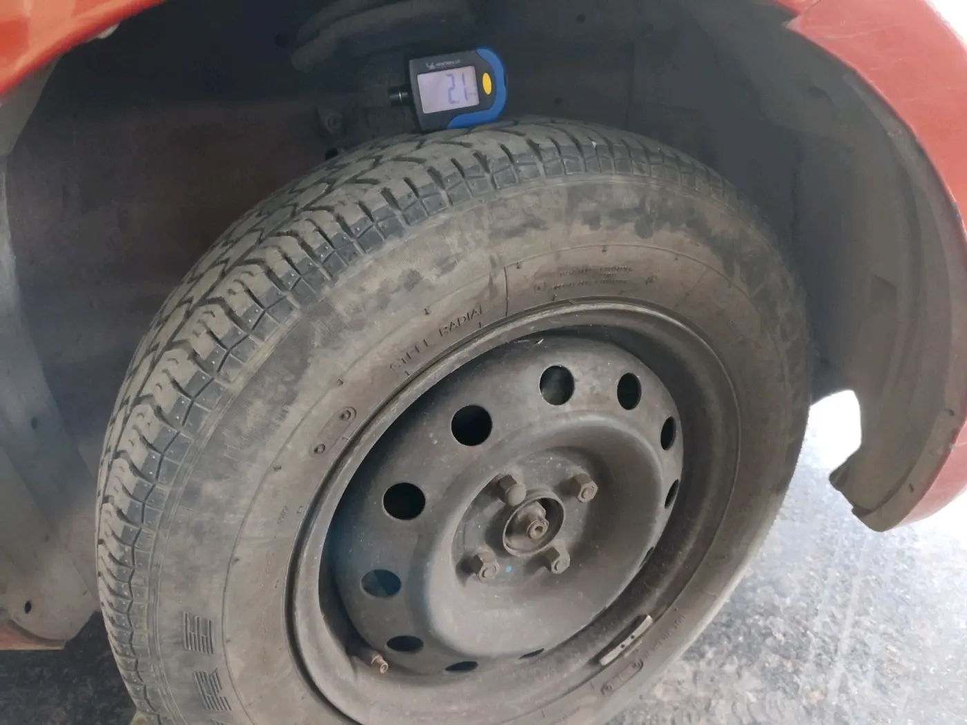 2013 Maruti Swift VDI, Diesel, Manual, 1,64,052 km, tyre