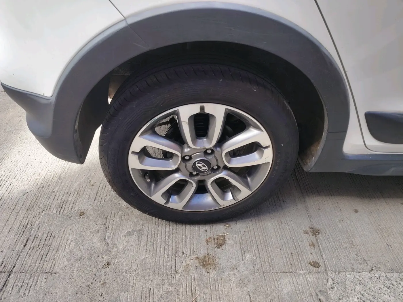 2018 Hyundai i20 Active 1.2 SX, Petrol, Manual, 40,709 km, tyre