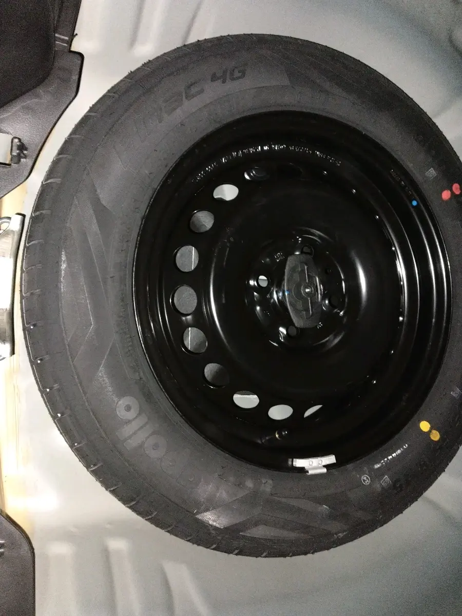 2025 Maruti Baleno DELTA 1.2 AGS, Petrol, Automatic, 6,567 km, tyre