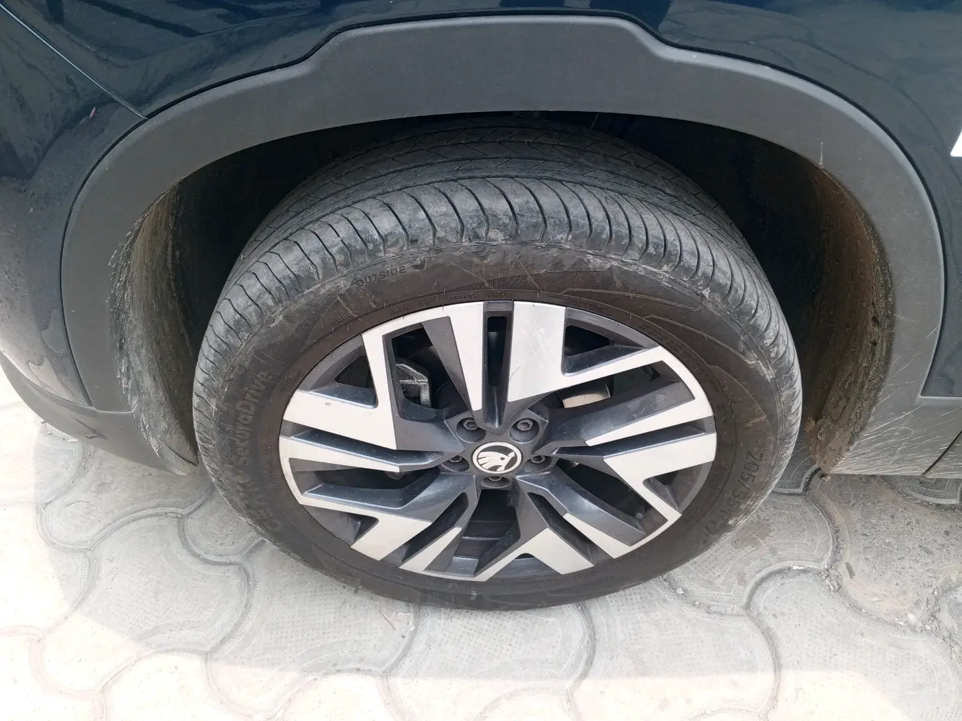 2026 Skoda Kylaq Prestige AT, Petrol, Automatic, 9,246 km, tyre