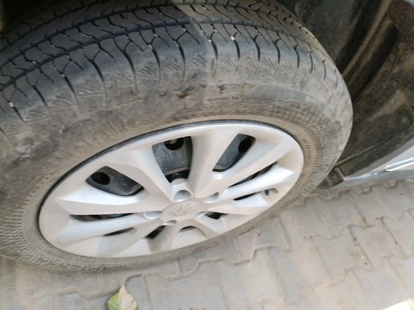 2024 Maruti Grand Vitara DELTA SMART HYBRID, Petrol, Manual, 18,656 km, tyre