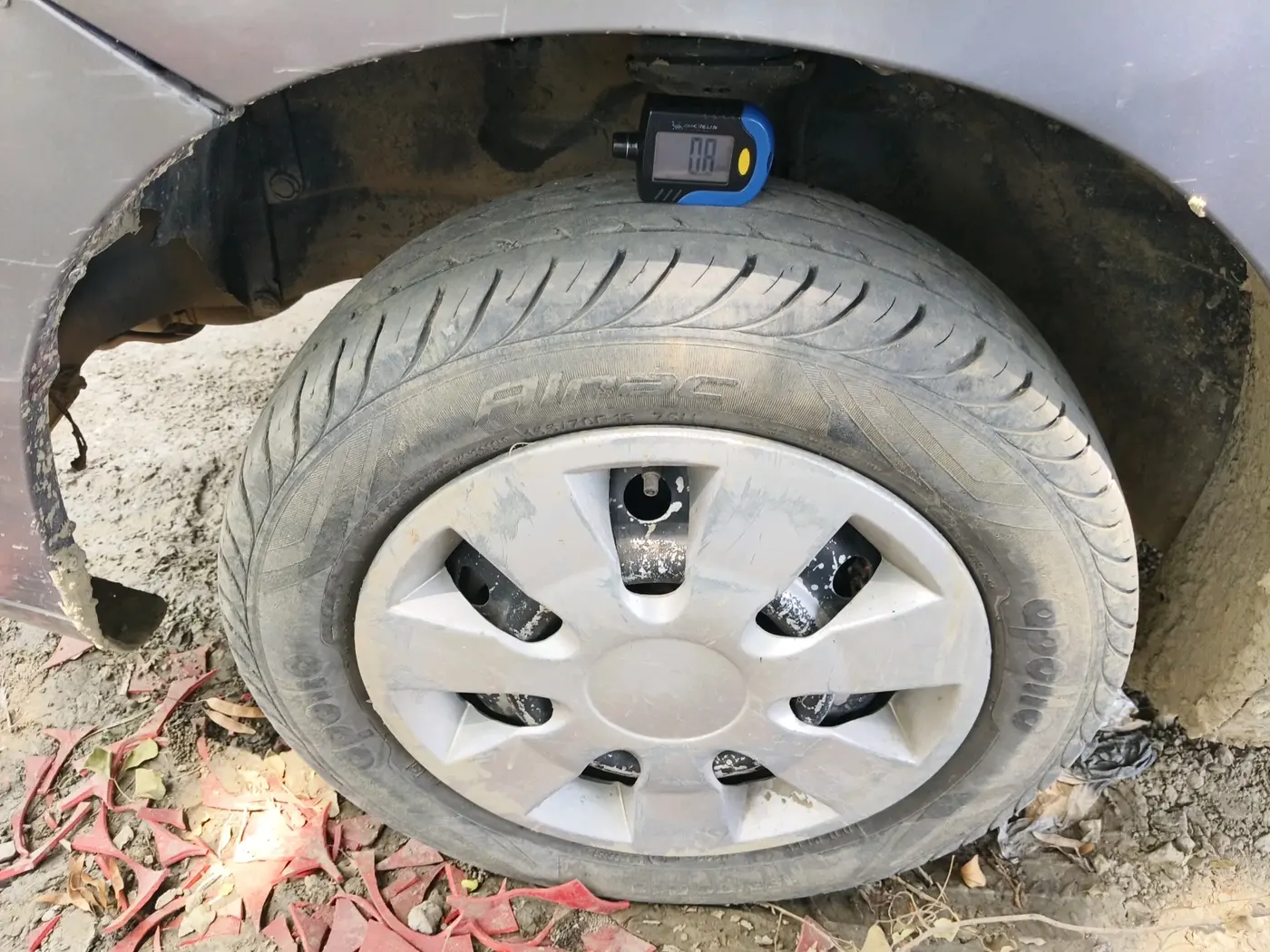 2011 Maruti Wagon R 1.0 LXI CNG, CNG, Manual, 1,19,869 km, tyre