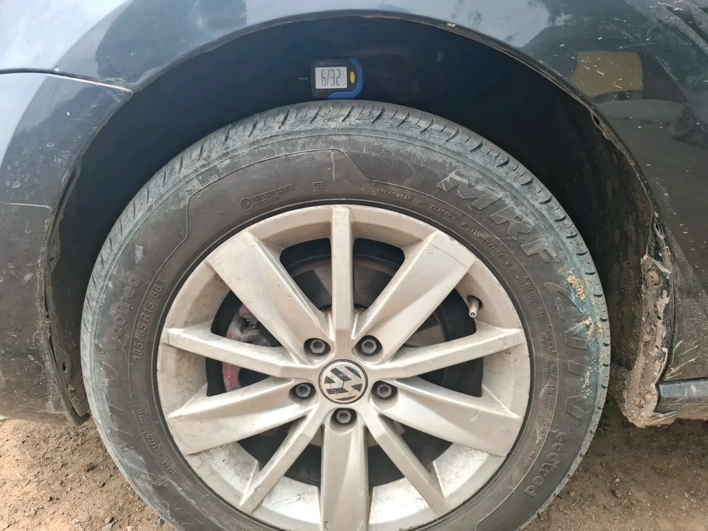 2014 Volkswagen Polo HIGHLINE1.5L, Diesel, Manual, 1,31,607 km, tyre