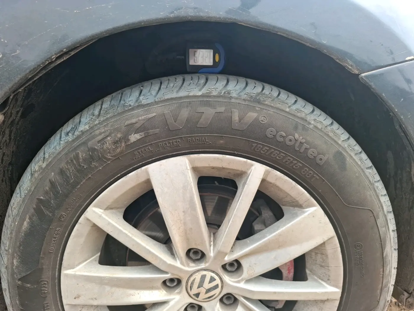 2014 Volkswagen Polo HIGHLINE1.5L, Diesel, Manual, 1,31,607 km, tyre