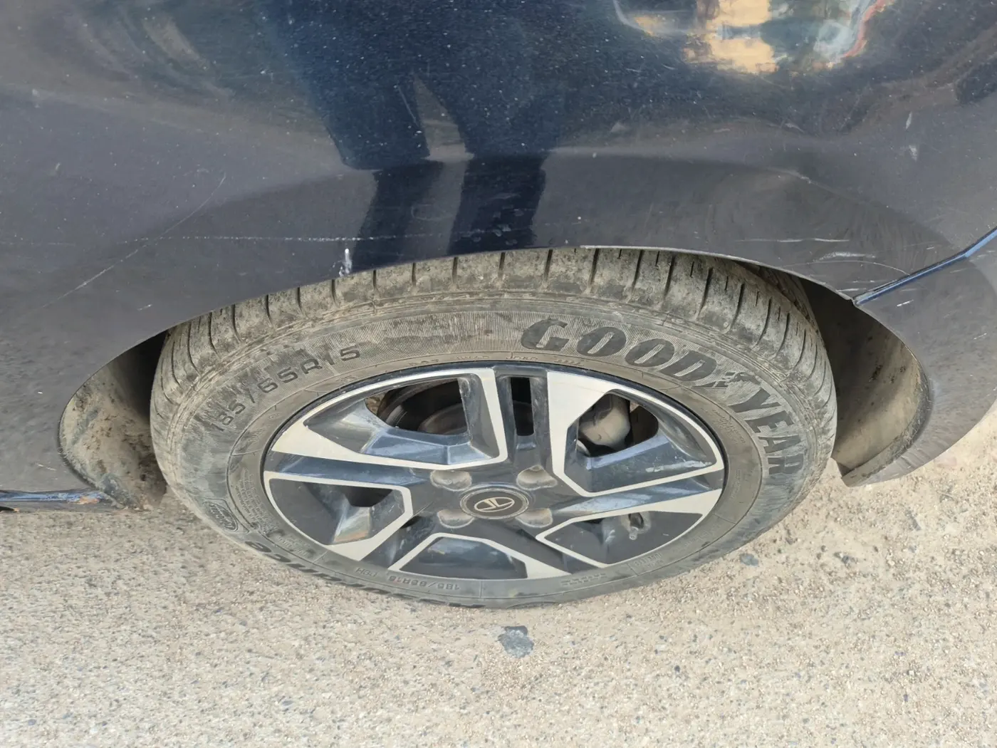 2018 Tata TIGOR XZA PETROL, CNG, Automatic, 1,06,704 km, tyre