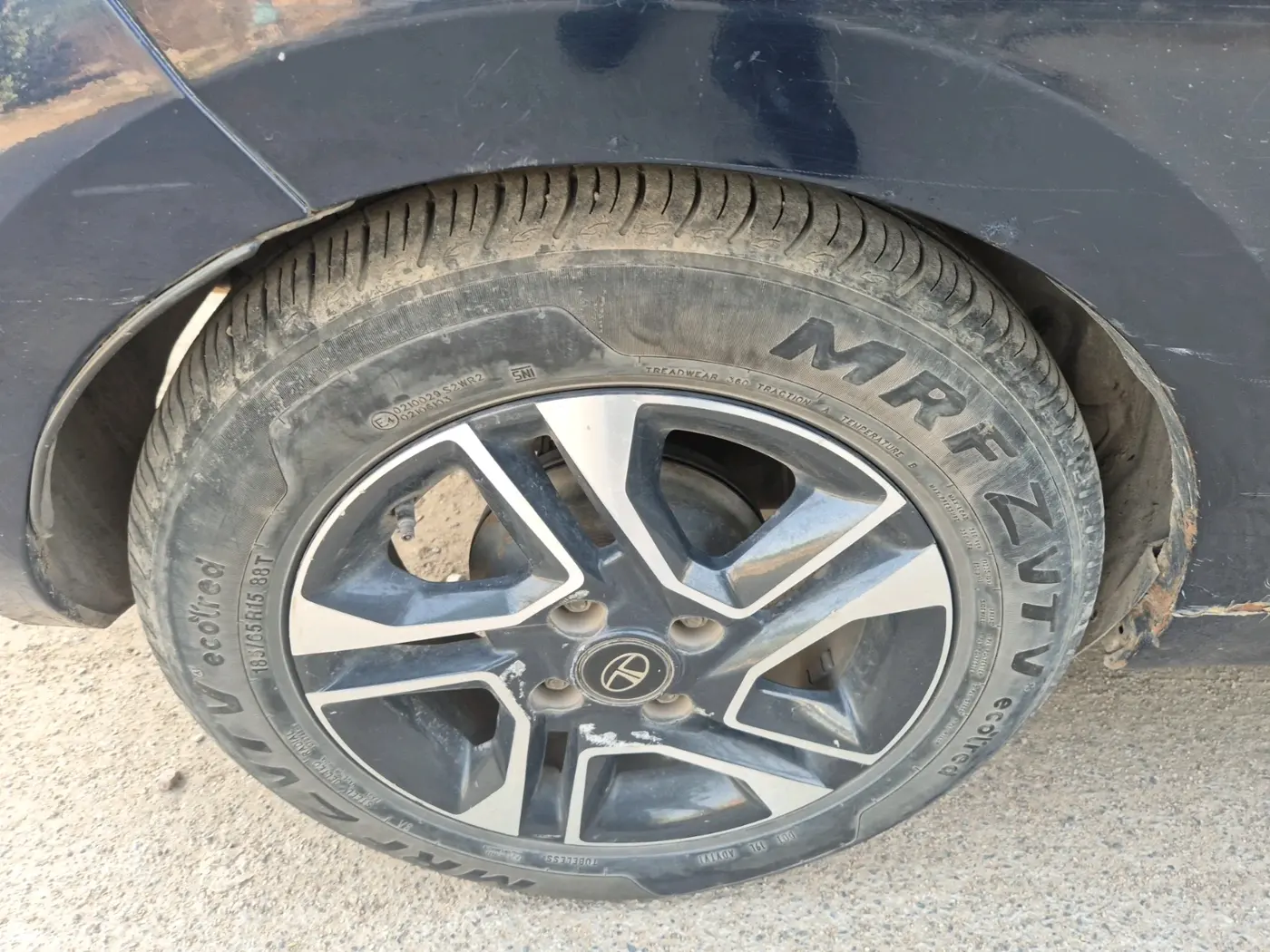 2018 Tata TIGOR XZA PETROL, CNG, Automatic, 1,06,704 km, tyre