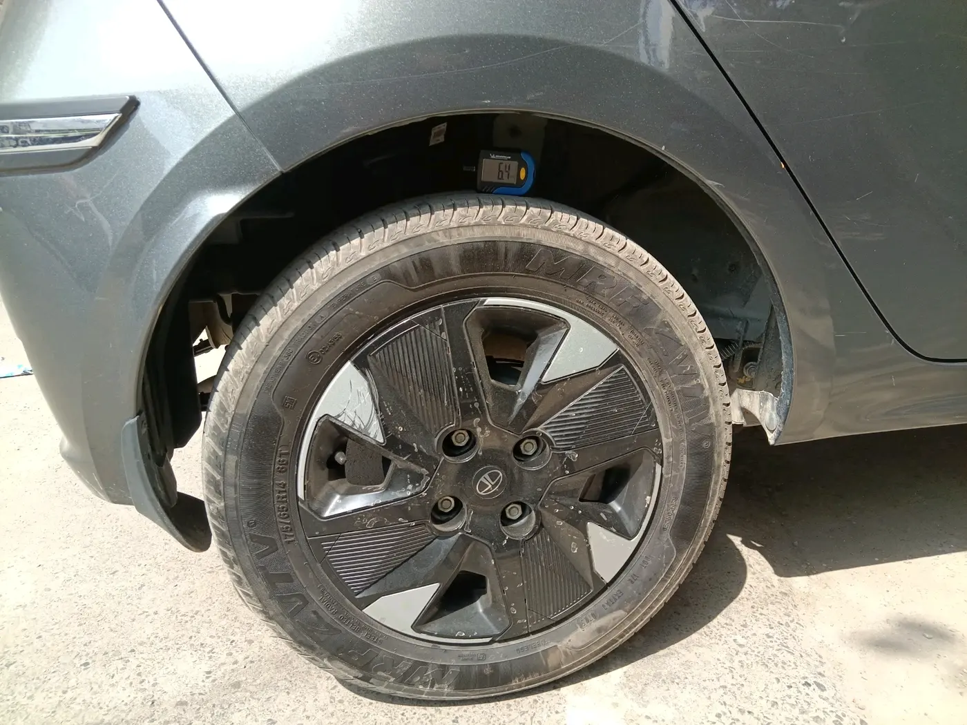 2025 Tata Tiago XT PETROL, Petrol, Manual, 6,316 km, tyre