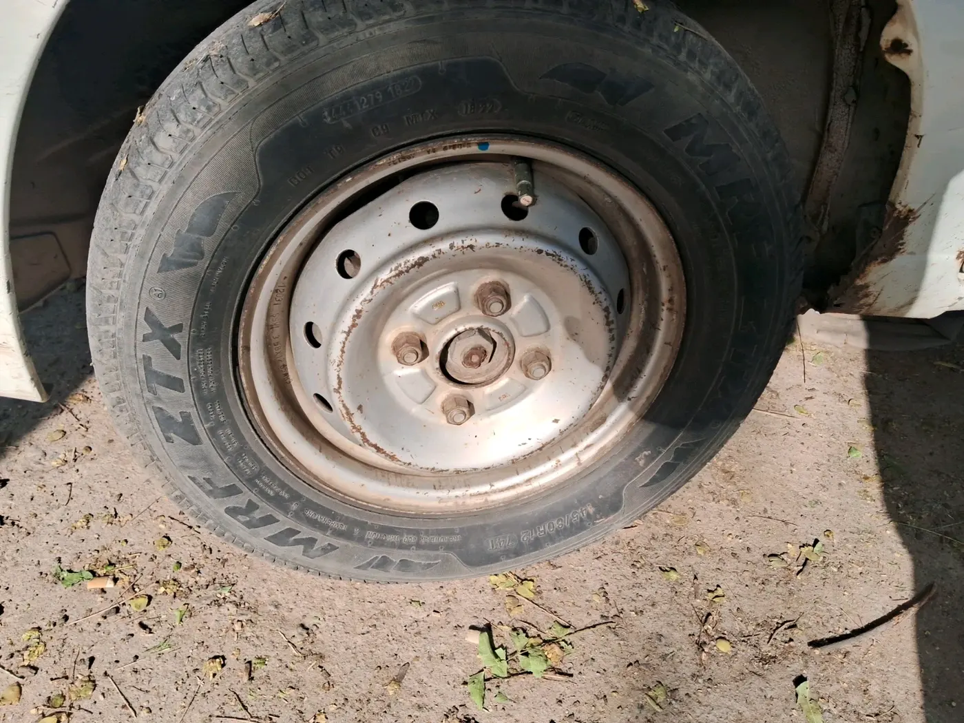 2012 Maruti Alto LXI, Petrol, Manual, 1,98,944 km, tyre
