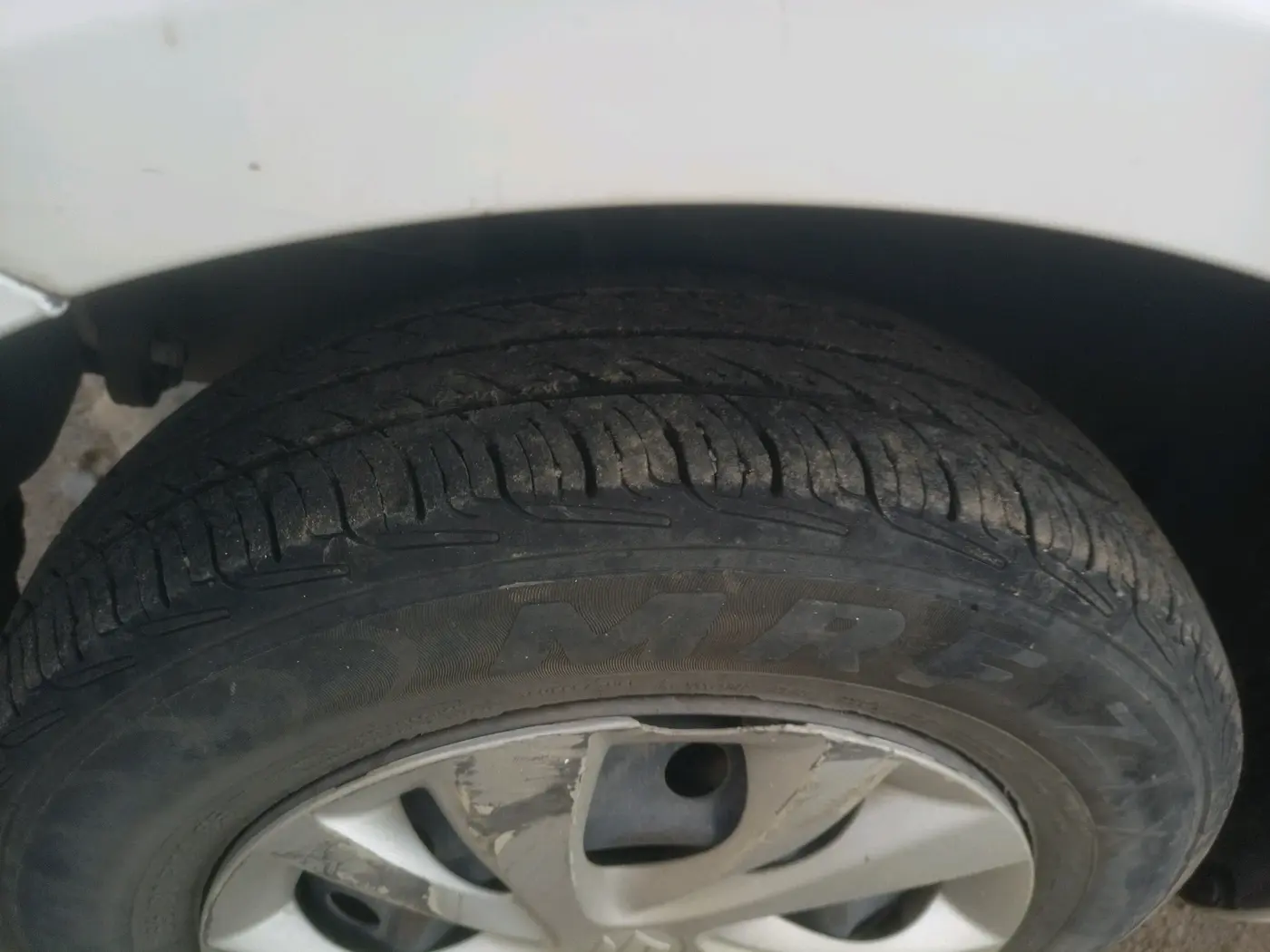 2013 Maruti Swift VDI, Diesel, Manual, 1,36,074 km, tyre