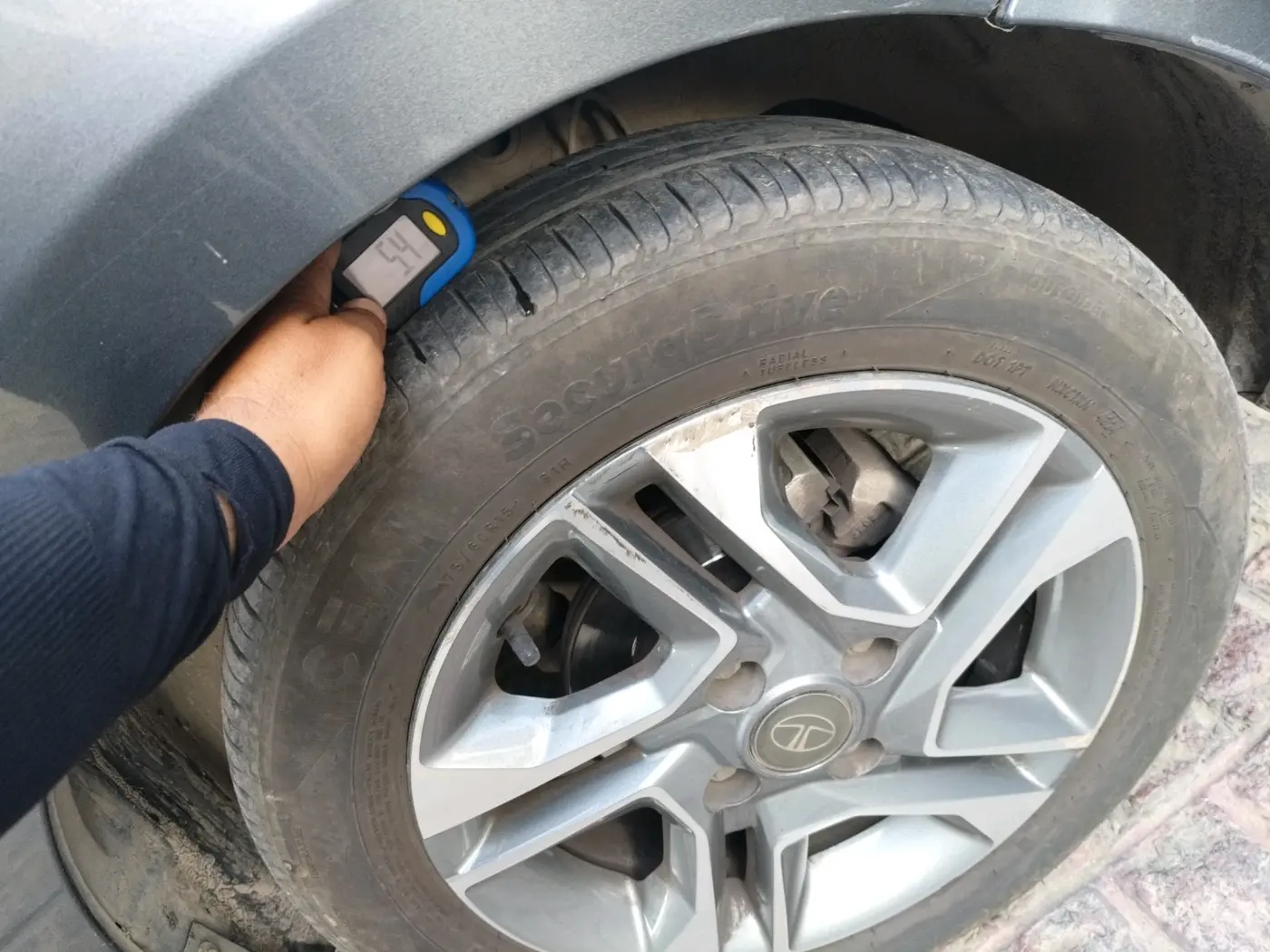 2022 Tata TIGOR XZ PLUS PETROL, Petrol, Manual, 53,331 km, tyre