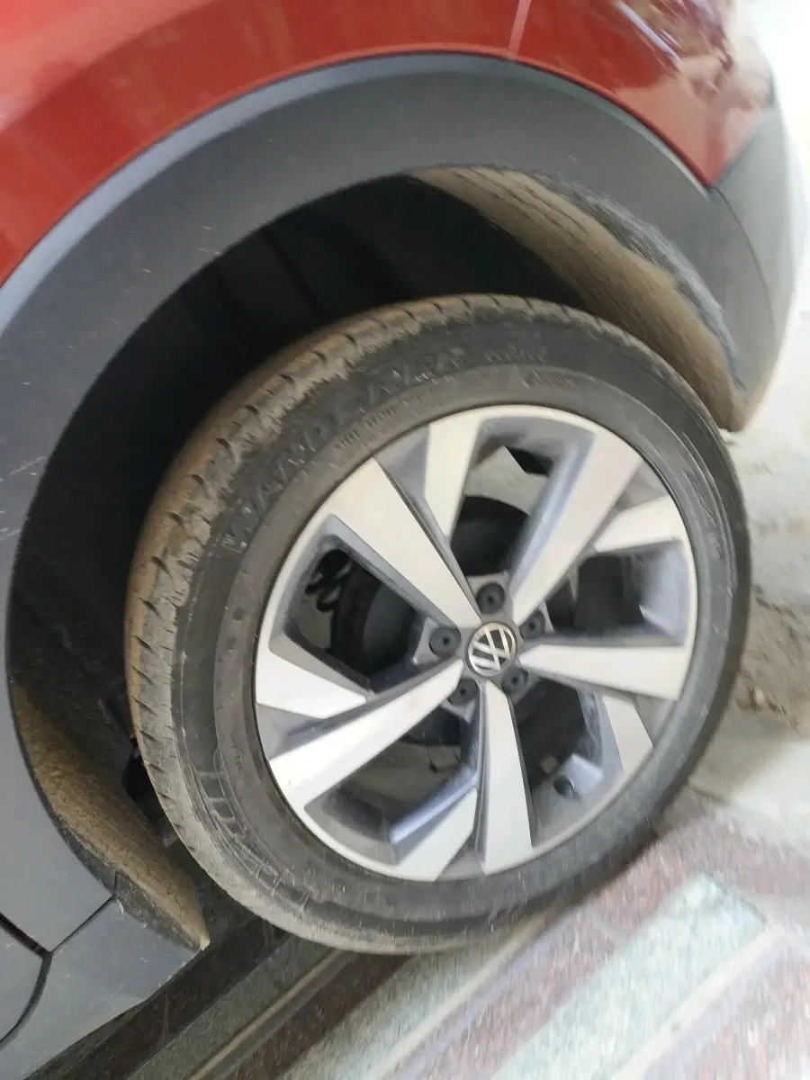 2024 Volkswagen TAIGUN TOPLINE 1.0 TSI MT, Petrol, Manual, 17,858 km, tyre