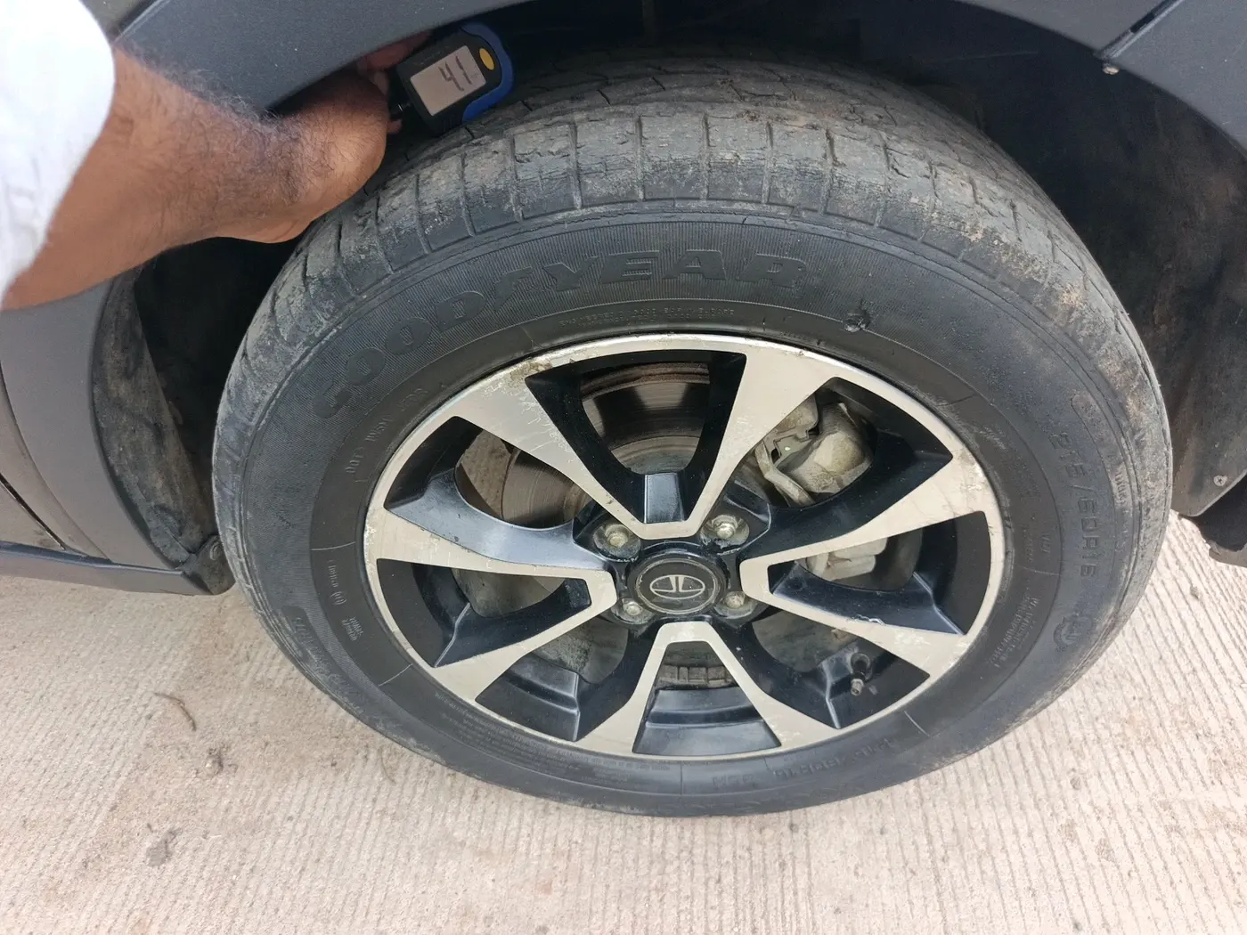 2021 Tata NEXON XZ PLUS (O) PETROL DUAL TONE, Petrol, Manual, 45,092 km, tyre