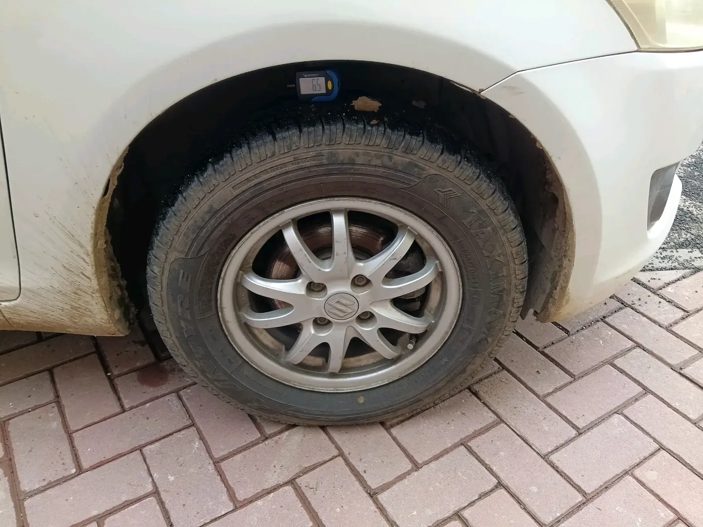 2014 Maruti Swift VXI, CNG, Manual, 73,002 km, tyre