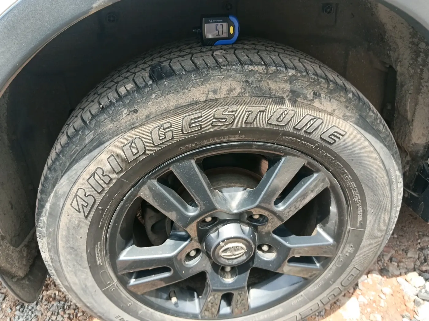 2019 Tata Hexa XT 4X2 7 STR, Diesel, Manual, 1,20,028 km, tyre