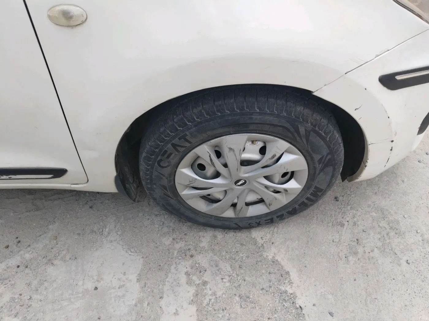 2020 Maruti Swift LXI, Petrol, Manual, 89,819 km, tyre