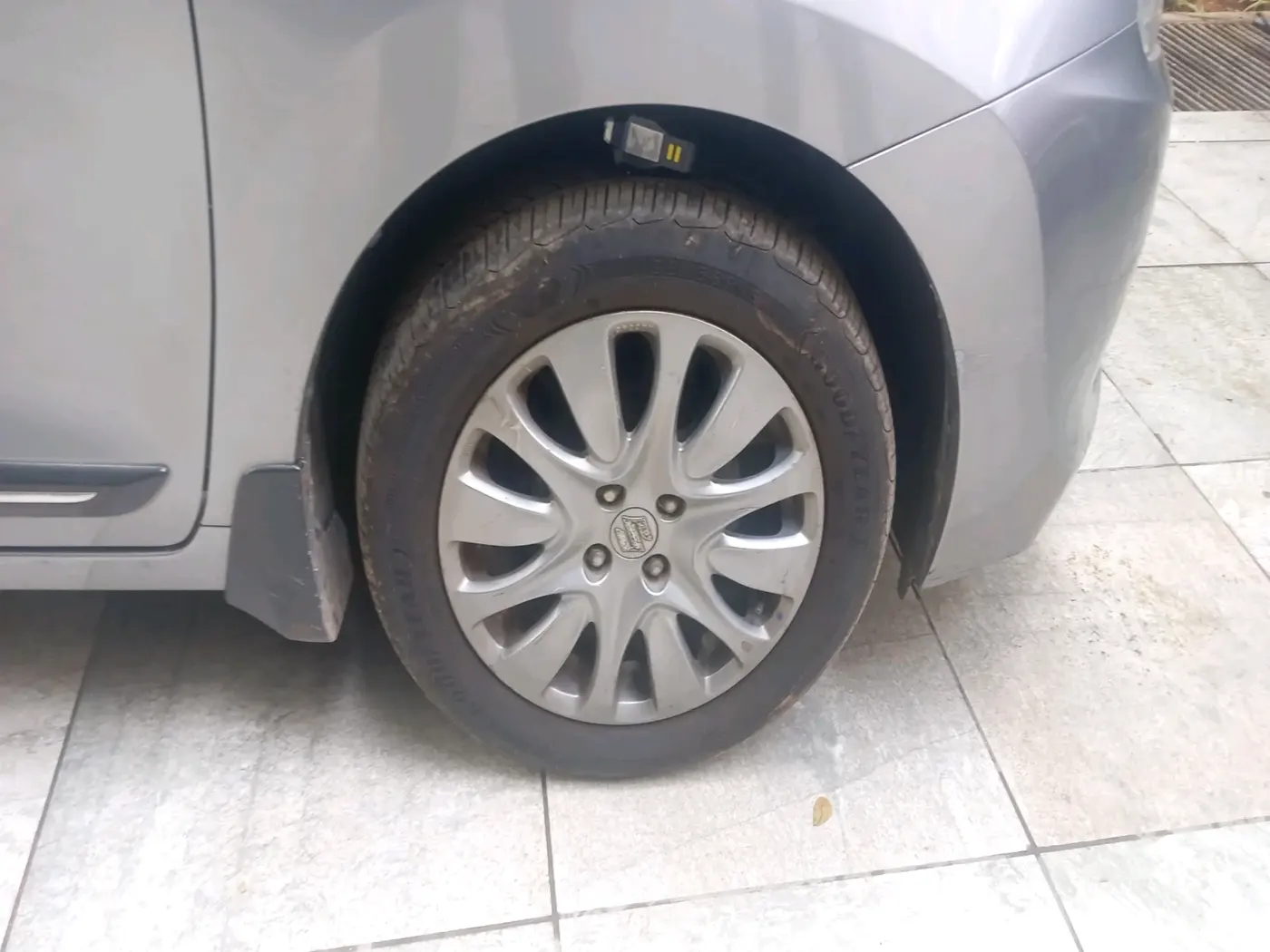 2016 Maruti Baleno ZETA PETROL 1.2, Petrol, Manual, 33,663 km, tyre