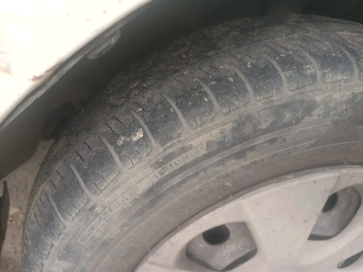 2013 Maruti Ritz VXI, Petrol, Manual, 1,04,604 km, tyre