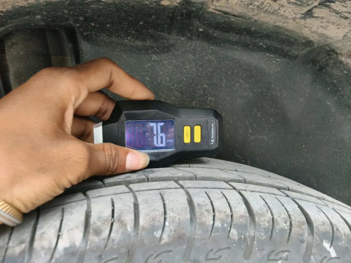 2025 Maruti BREZZA LXI, Petrol, Manual, 2,365 km, tyre
