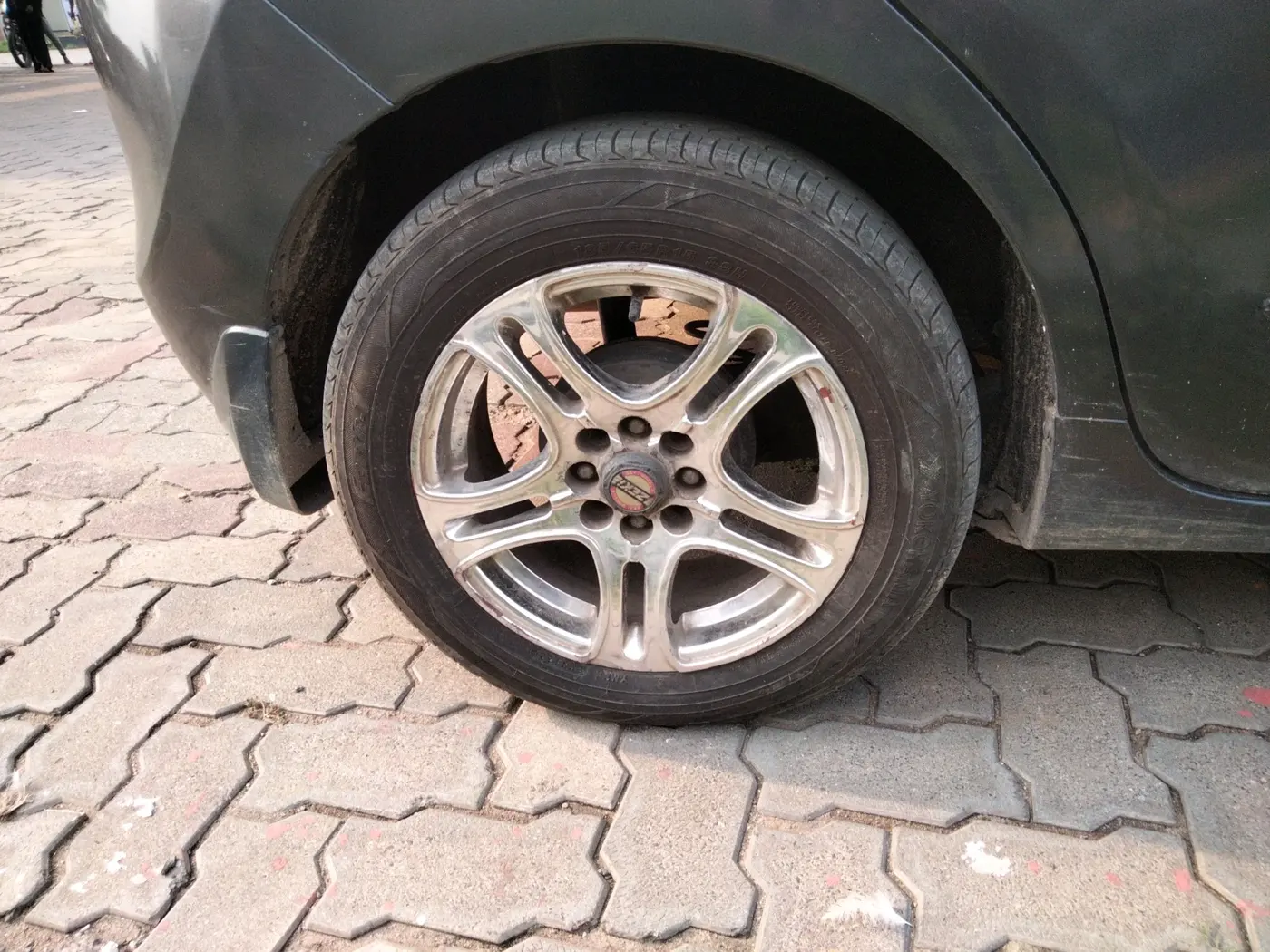 2016 Maruti Baleno DELTA DIESEL 1.3, Diesel, Manual, 70,733 km, tyre