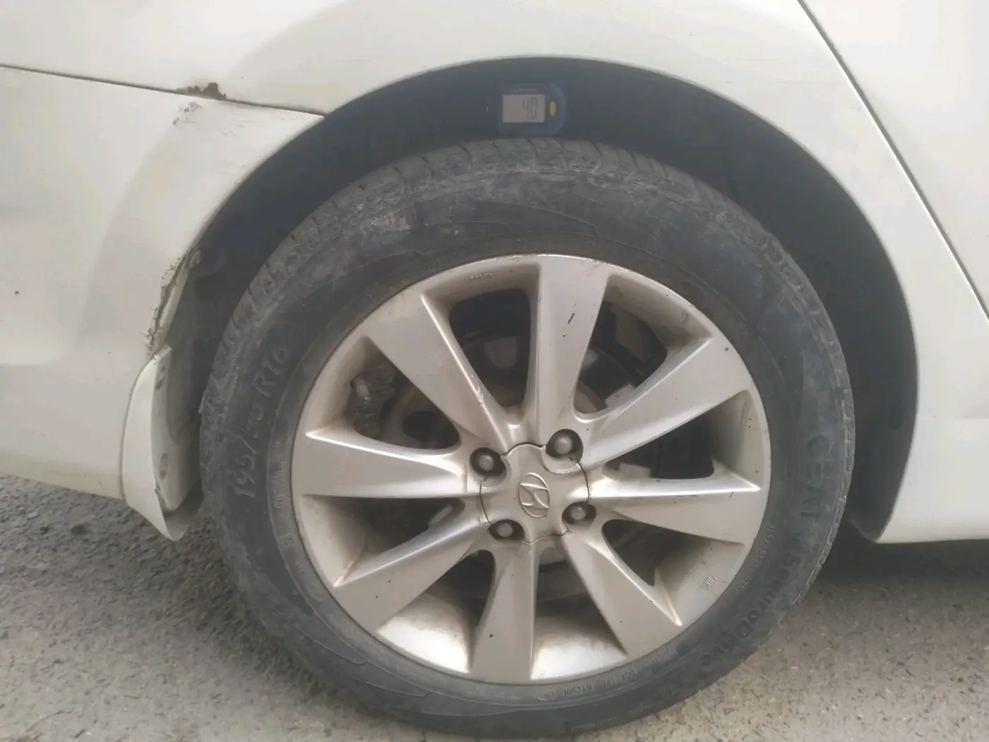 2012 Hyundai Verna FLUIDIC 1.6 CRDI EX, Diesel, Manual, 84,112 km, tyre