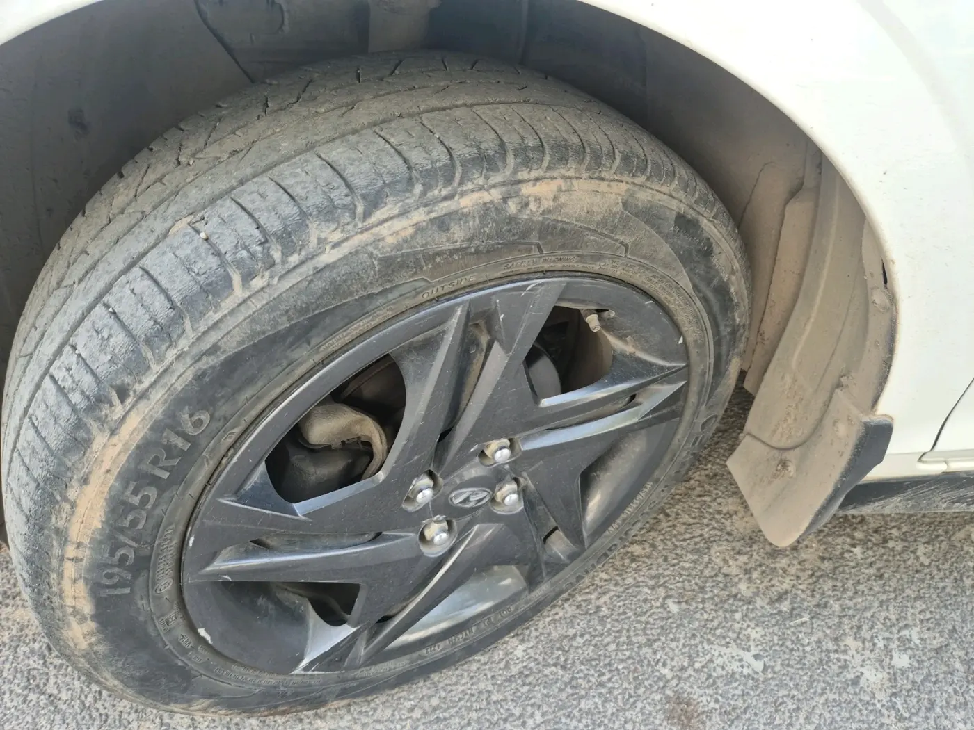 2022 Hyundai NEW I20 SPORTZ 1.2 MT, Petrol, Manual, 46,621 km, tyre