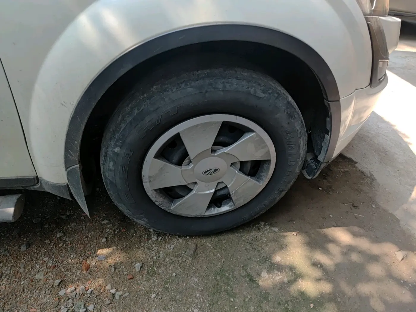 2016 Mahindra XUV500 W6, Diesel, Manual, 86,276 km, tyre