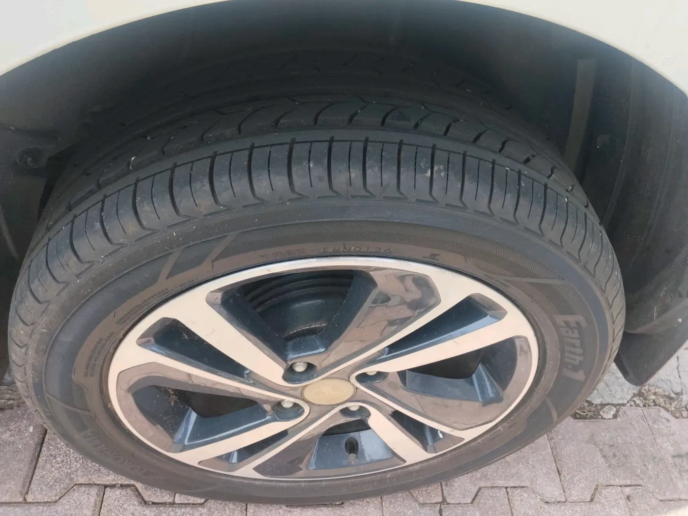 2023 Tata ALTROZ XZ DIESEL, Diesel, Manual, 40,957 km, tyre