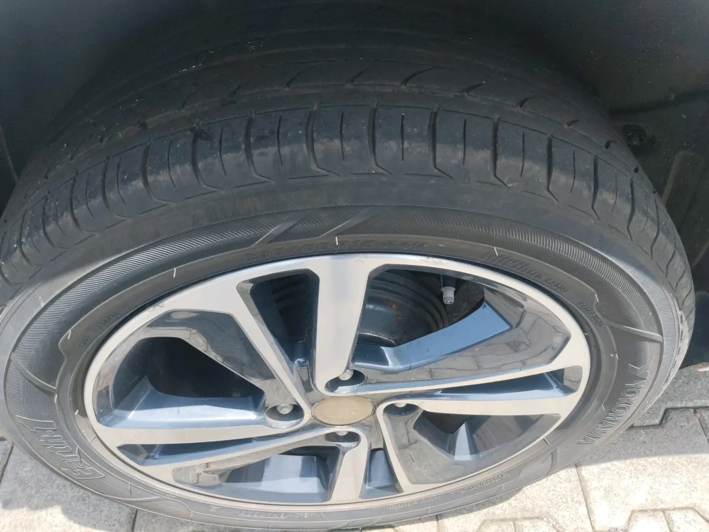 2023 Tata ALTROZ XZ DIESEL, Diesel, Manual, 40,957 km, tyre