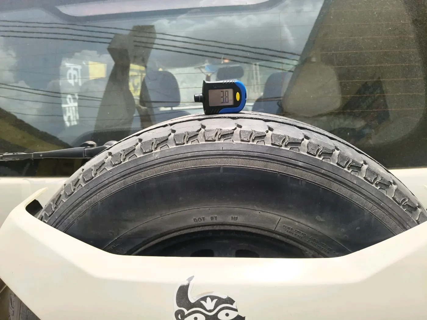 2019 Mahindra TUV300 T6 PLUS, Diesel, Manual, 74,789 km, tyre
