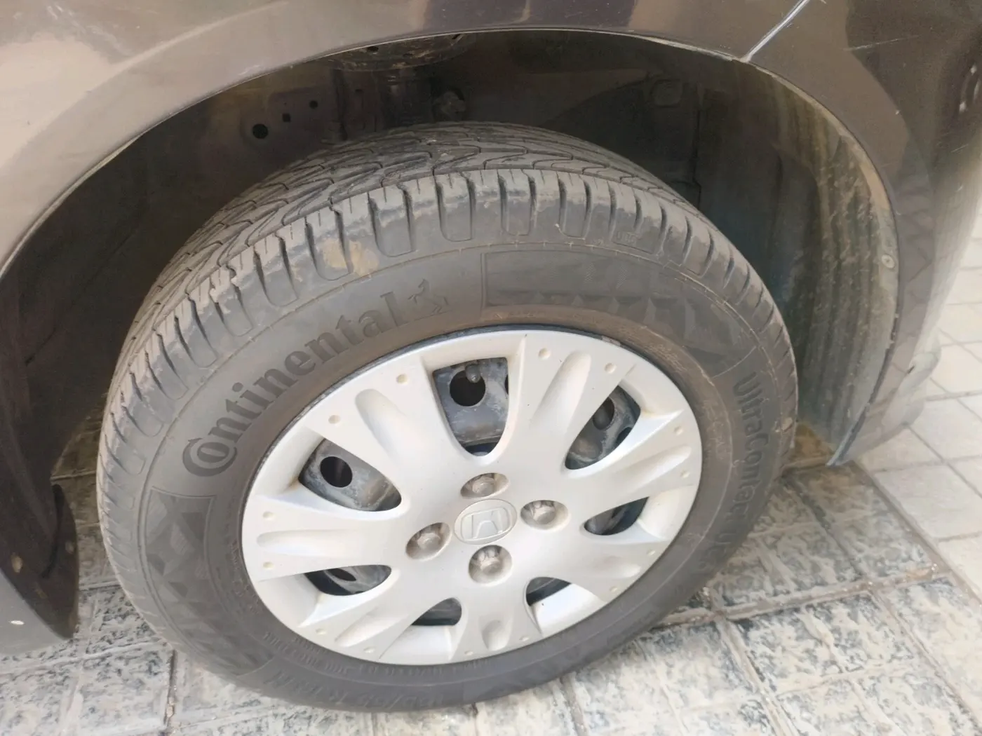 2015 Honda Amaze 1.2L I-VTEC S, Petrol, Manual, 98,570 km, tyre
