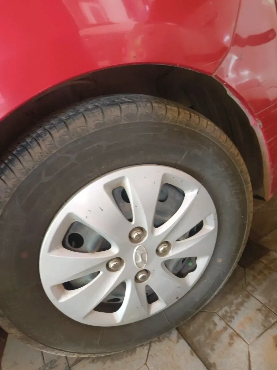 2011 Hyundai i10 SPORTZ 1.2, Petrol, Manual, 1,10,759 km, tyre