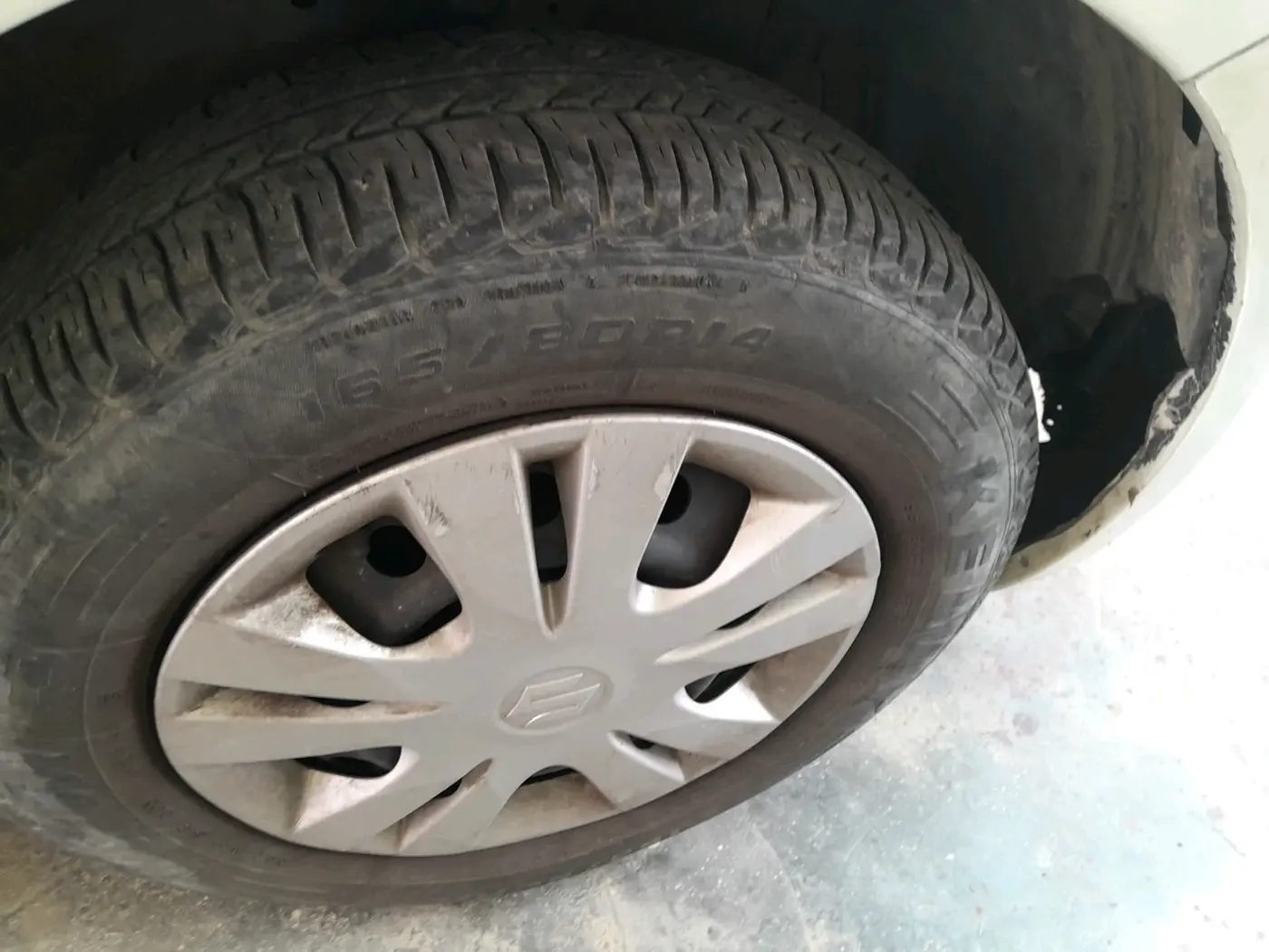 2014 Maruti Swift VXI, Petrol, Manual, 49,483 km, tyre