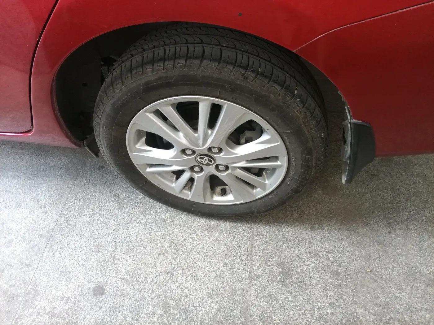 2018 Toyota YARIS V MT, Petrol, Manual, 67,665 km, tyre