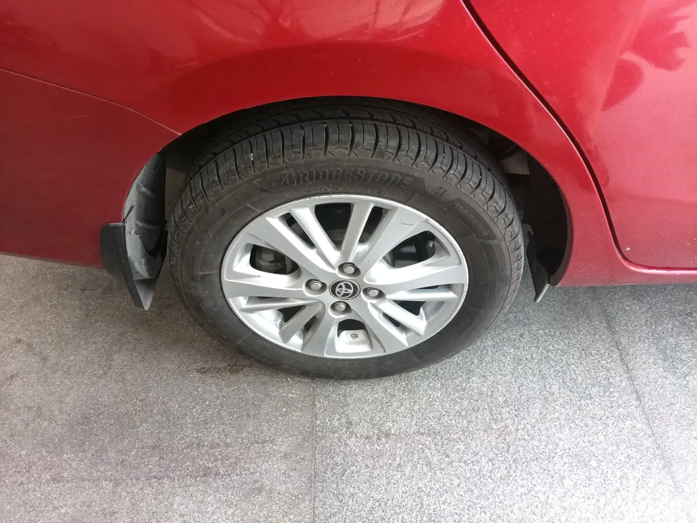 2018 Toyota YARIS V MT, Petrol, Manual, 67,665 km, tyre