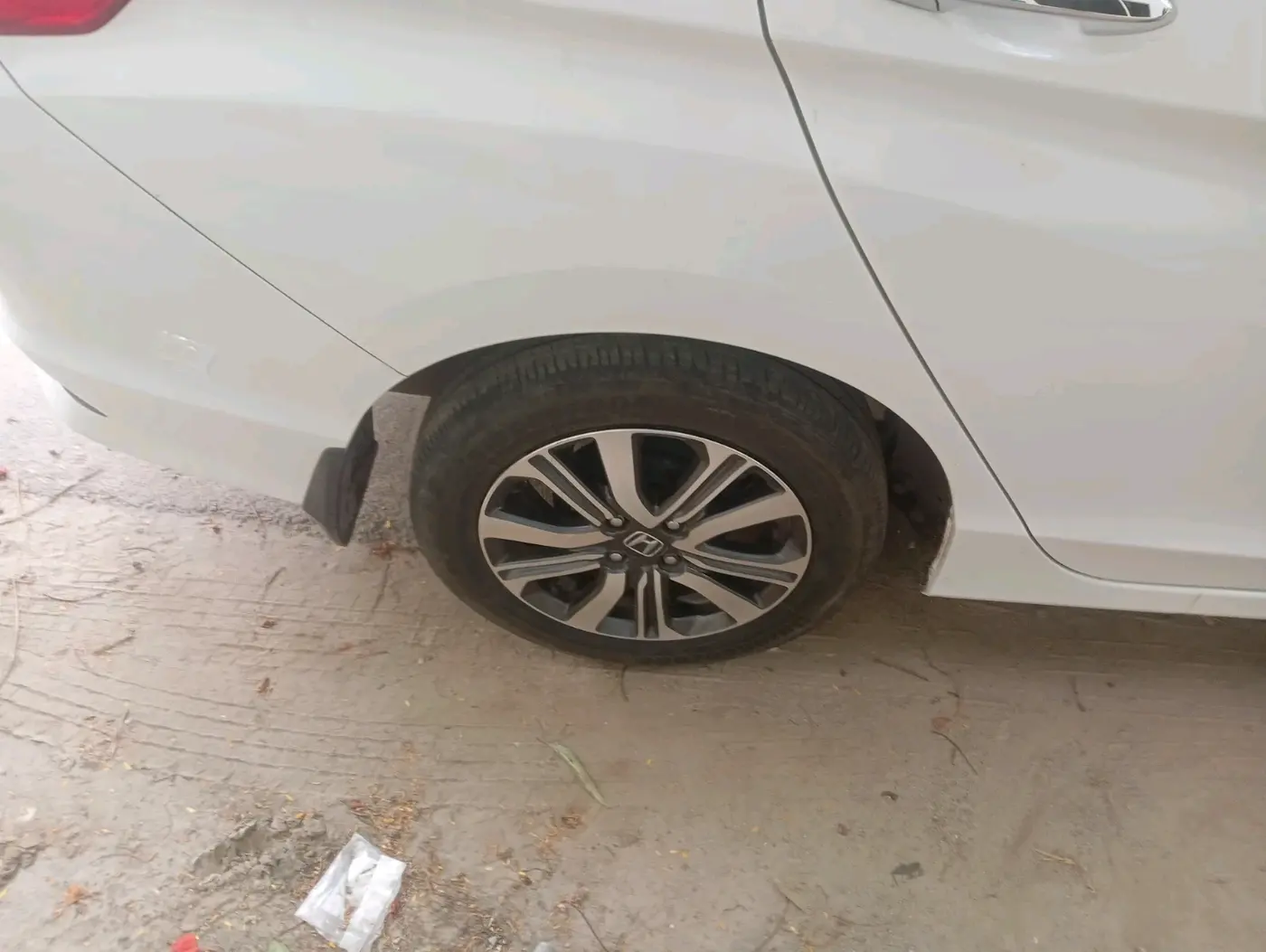 2022 Honda City 1.5L I-VTEC V MT 5TH GEN, Petrol, Manual, 37,385 km, tyre