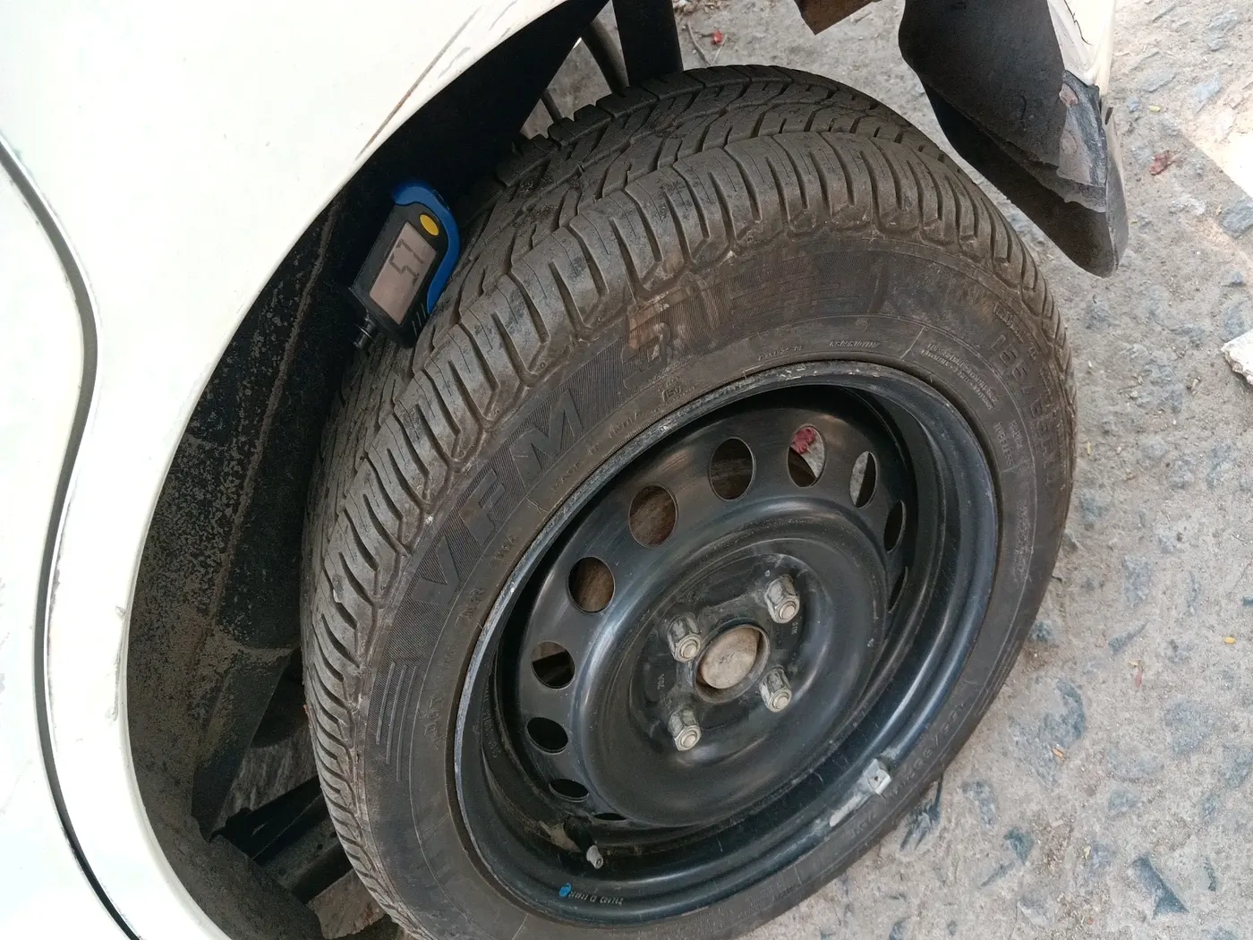 2016 Maruti Wagon R 1.0 VXI, Petrol, Manual, 31,069 km, tyre