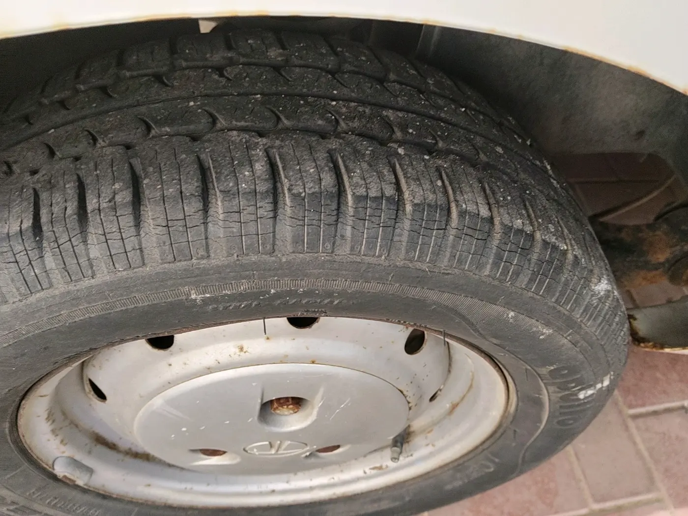 2013 Tata Nano CX, Petrol, Manual, 59,280 km, tyre