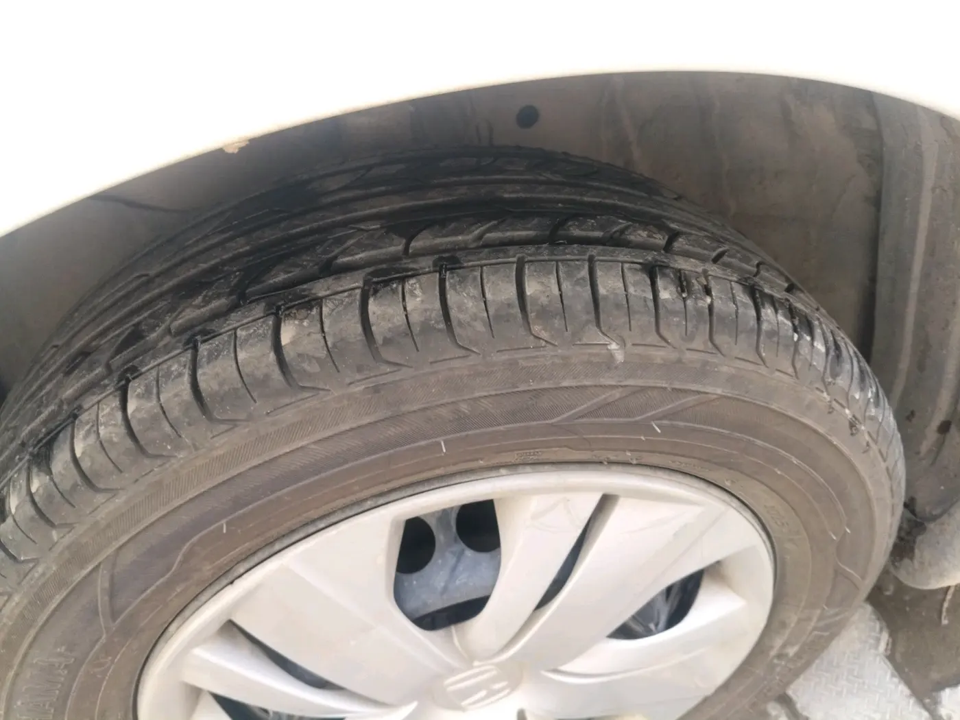 2019 Honda Amaze 1.2L I-VTEC S, CNG, Manual, 1,35,849 km, tyre