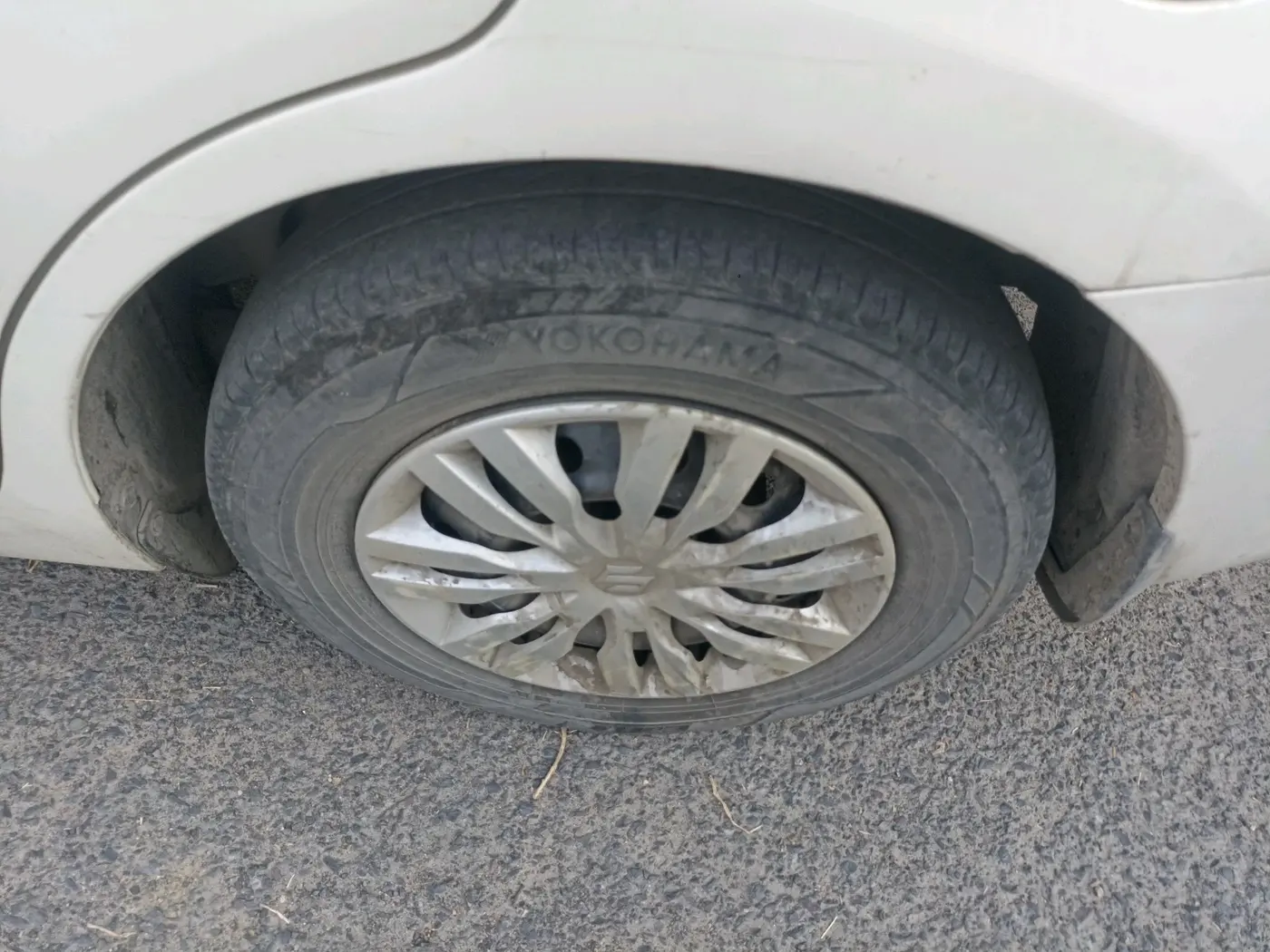 2017 Maruti Dzire VDI, Diesel, Manual, 94,341 km, tyre