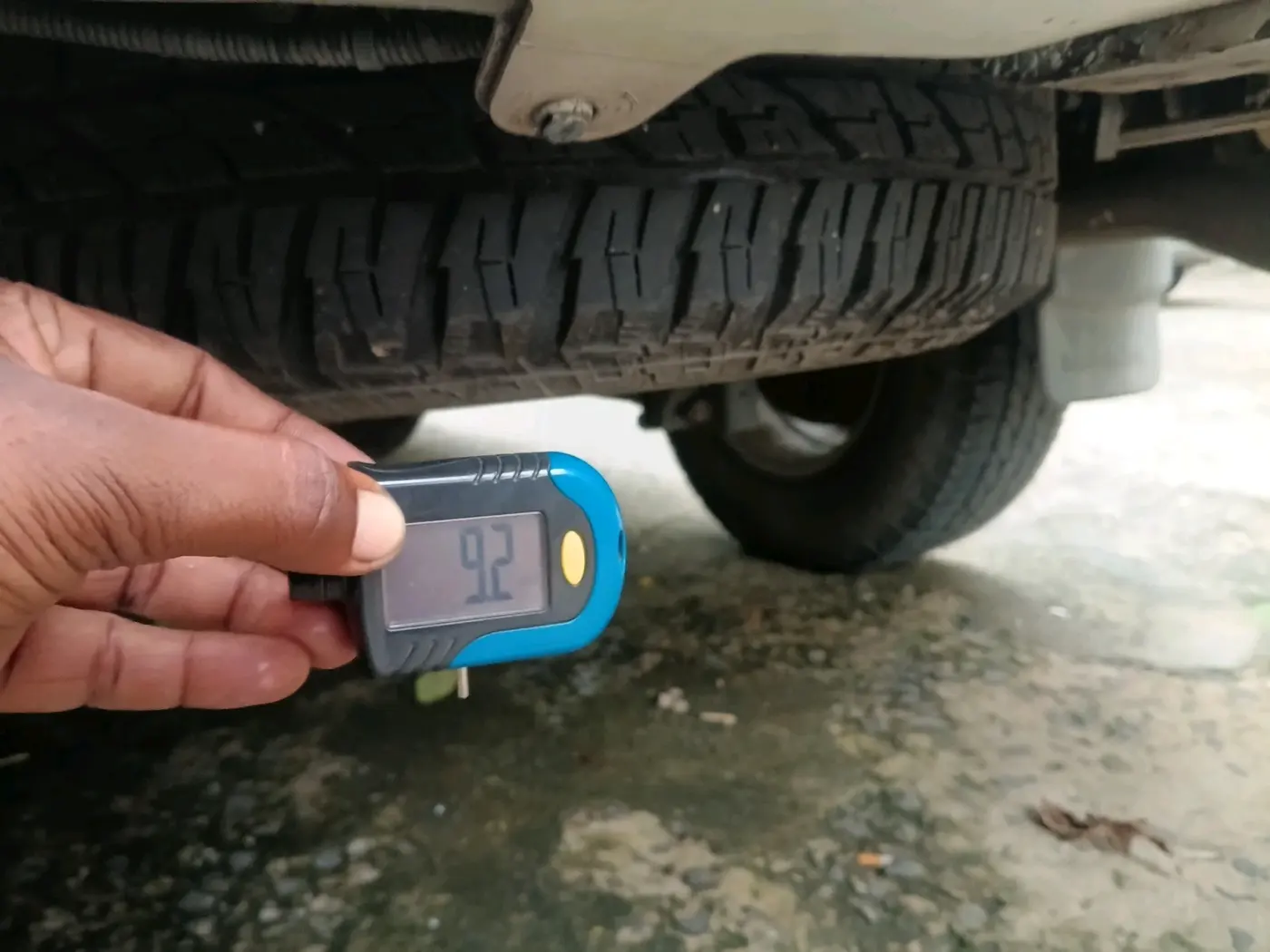 2011 Mahindra Scorpio VLX 2WD AIRBAG, Diesel, Manual, 1,92,900 km, tyre