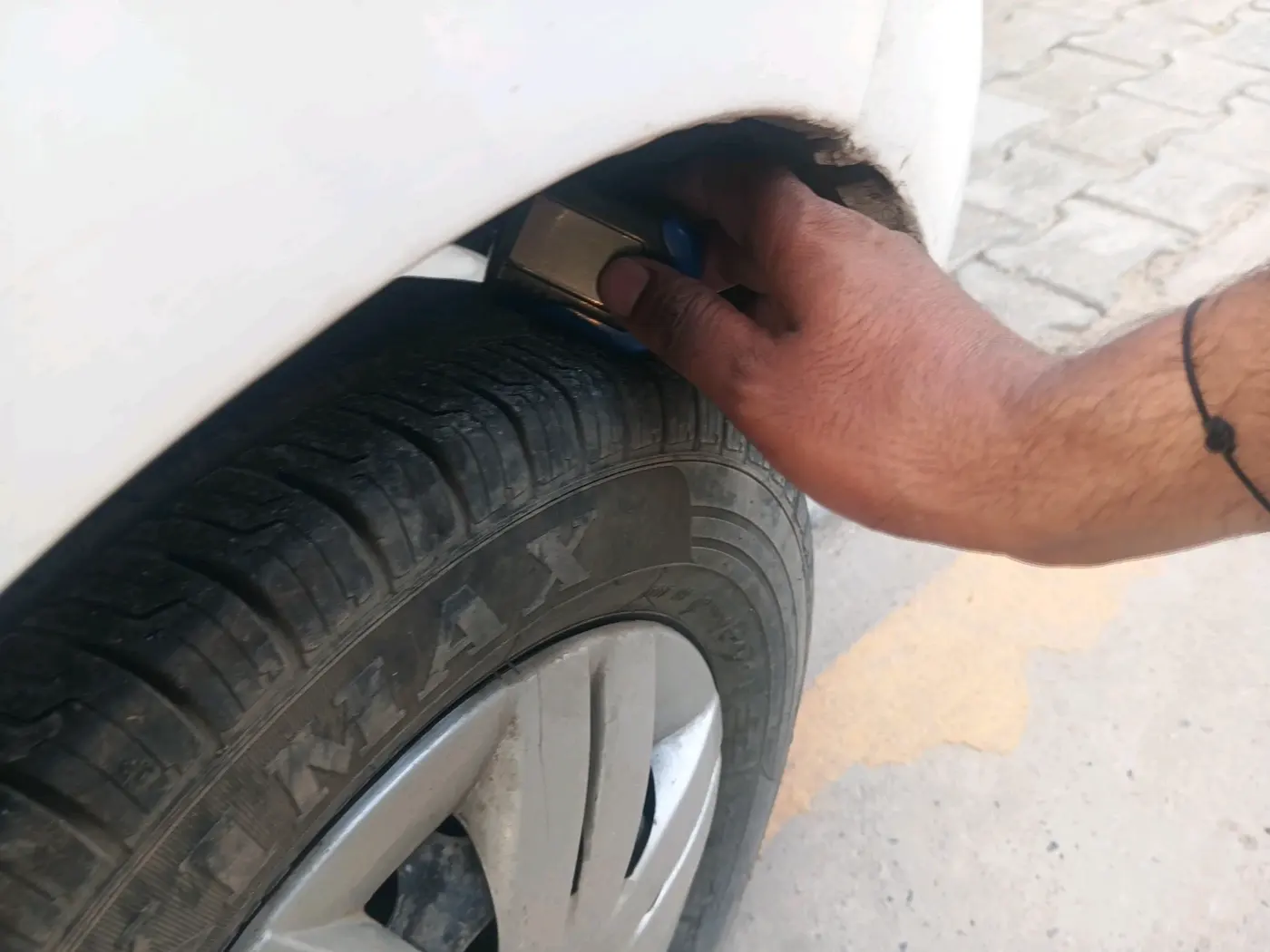 2015 Maruti Alto 800 LXI CNG, CNG, Manual, 1,49,497 km, tyre