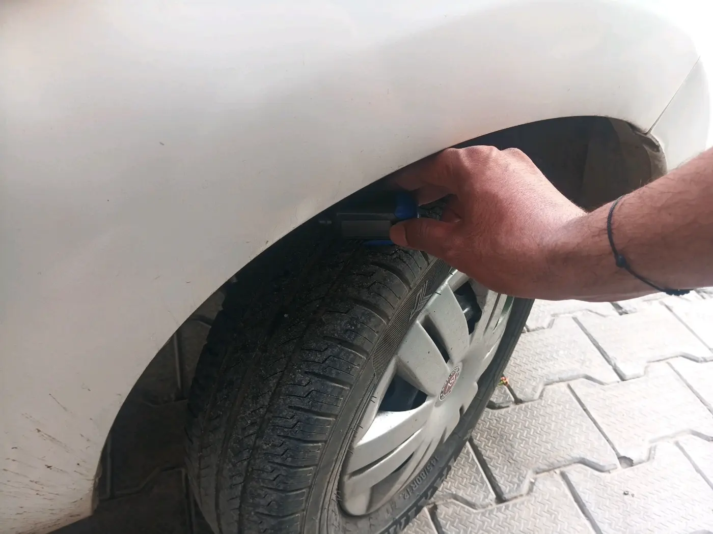 2015 Maruti Alto 800 LXI CNG, CNG, Manual, 1,49,497 km, tyre