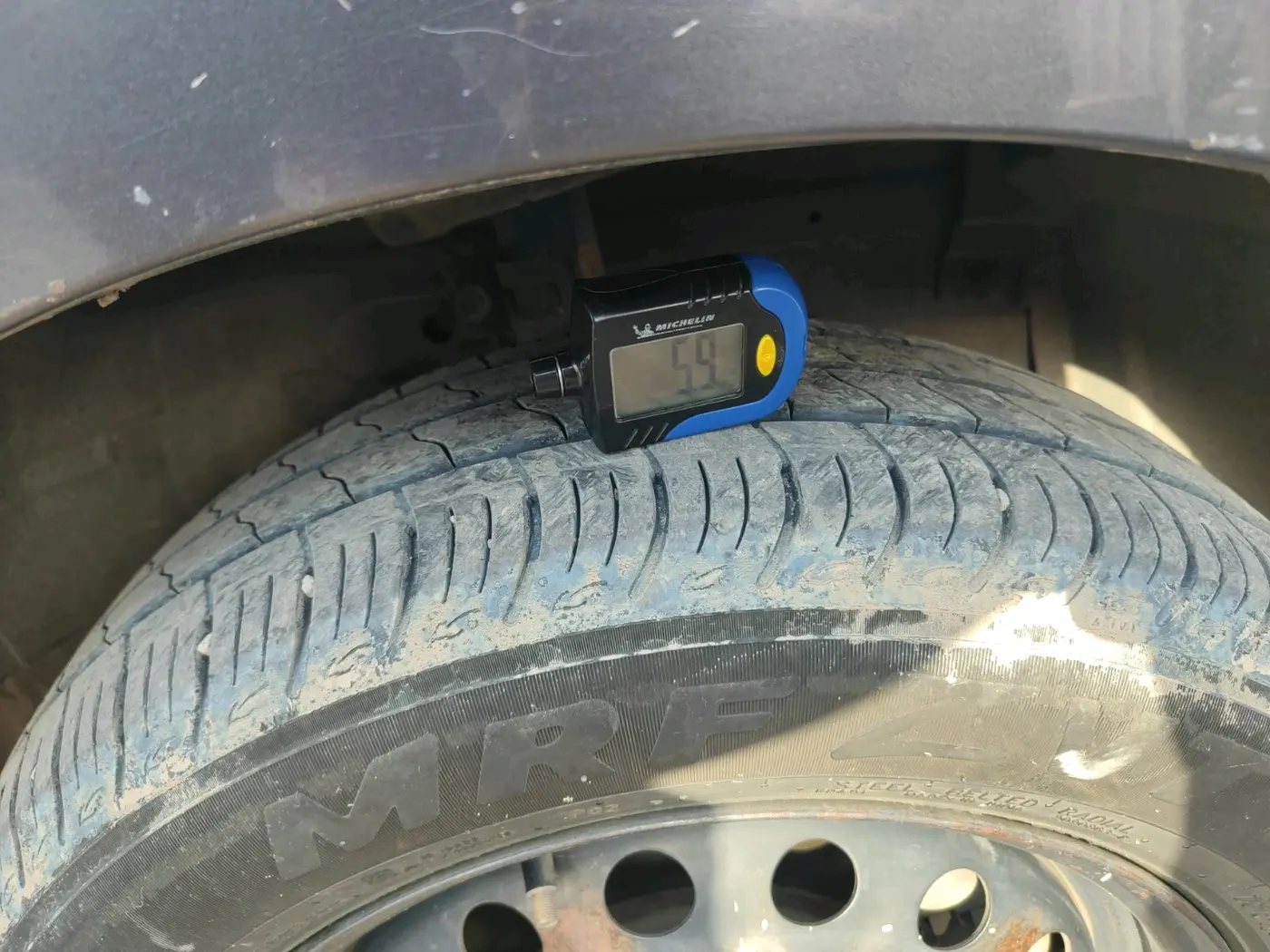 2014 Maruti Ertiga VXI CNG, CNG, Manual, 3,00,352 km, tyre