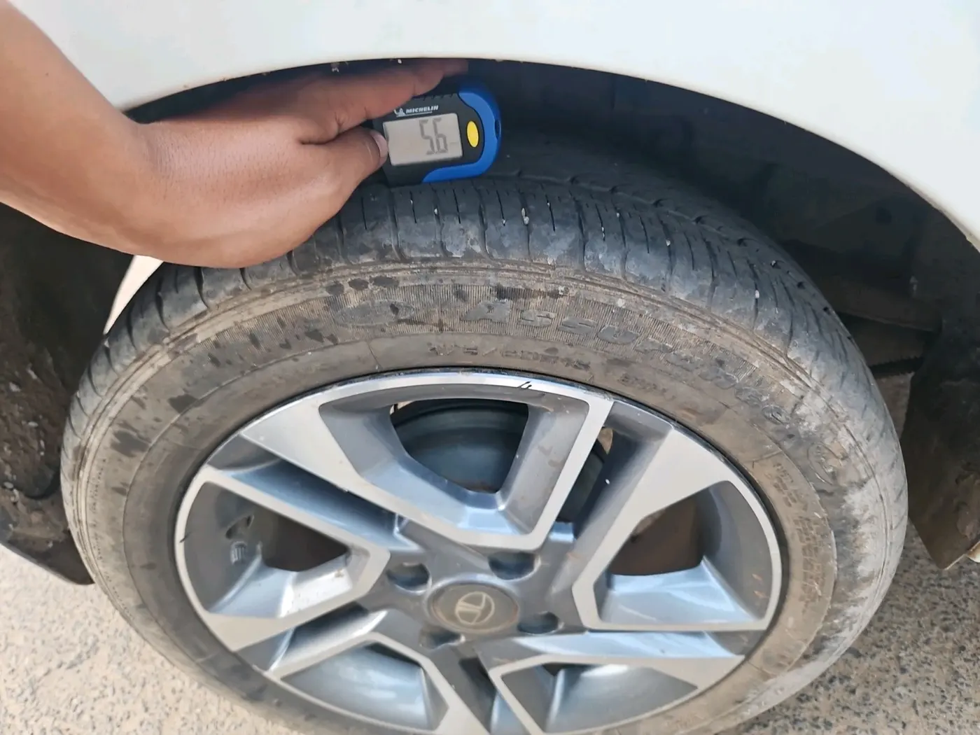 2023 Tata TIGOR XZ PLUS PETROL, Petrol, Manual, 9,094 km, tyre