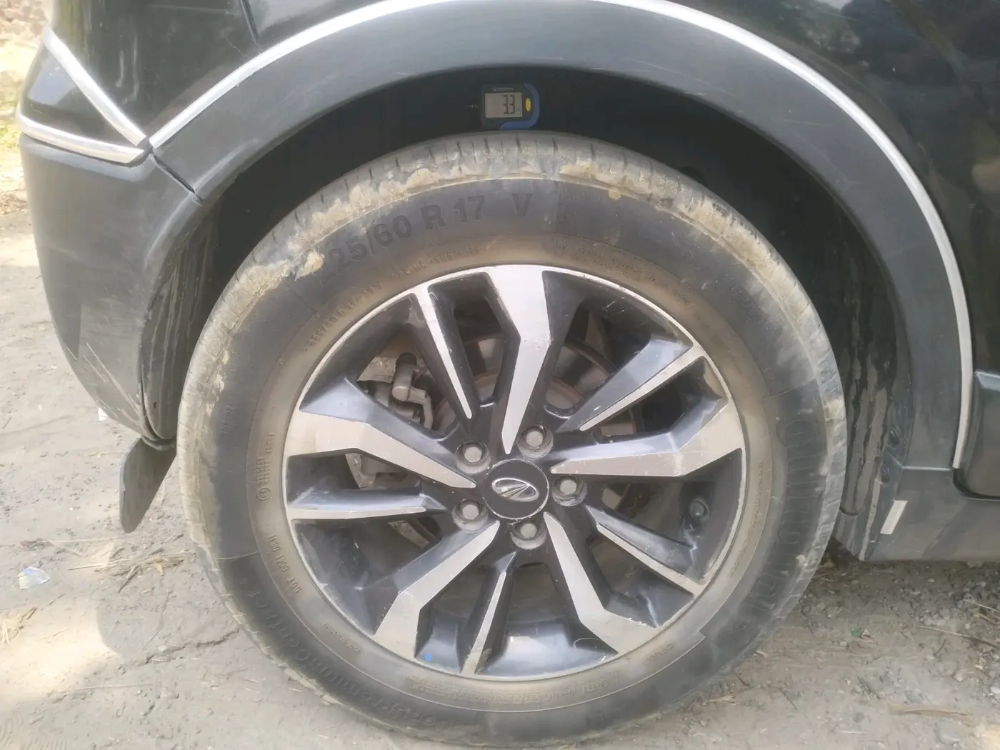 2020 Mahindra XUV300 W8 (O) 1.5 DIESEL, Diesel, Manual, 1,04,732 km, tyre