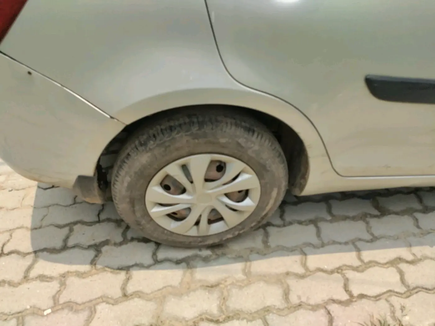 2016 Maruti Swift Dzire VXI, Petrol, Manual, 1,35,384 km, tyre