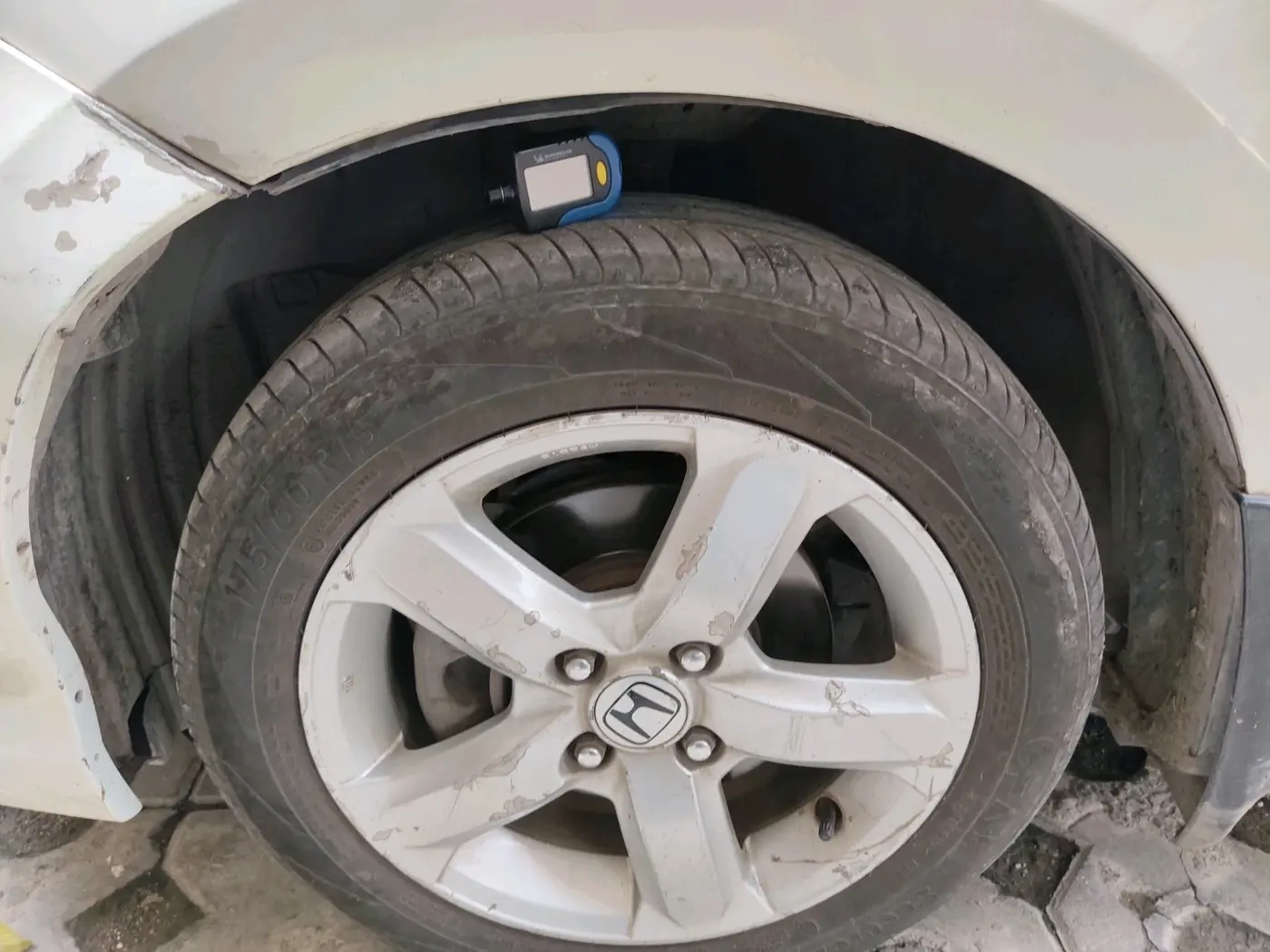 2011 Honda City 1.5L I-VTEC S MT, Petrol, Manual, 1,71,947 km, tyre
