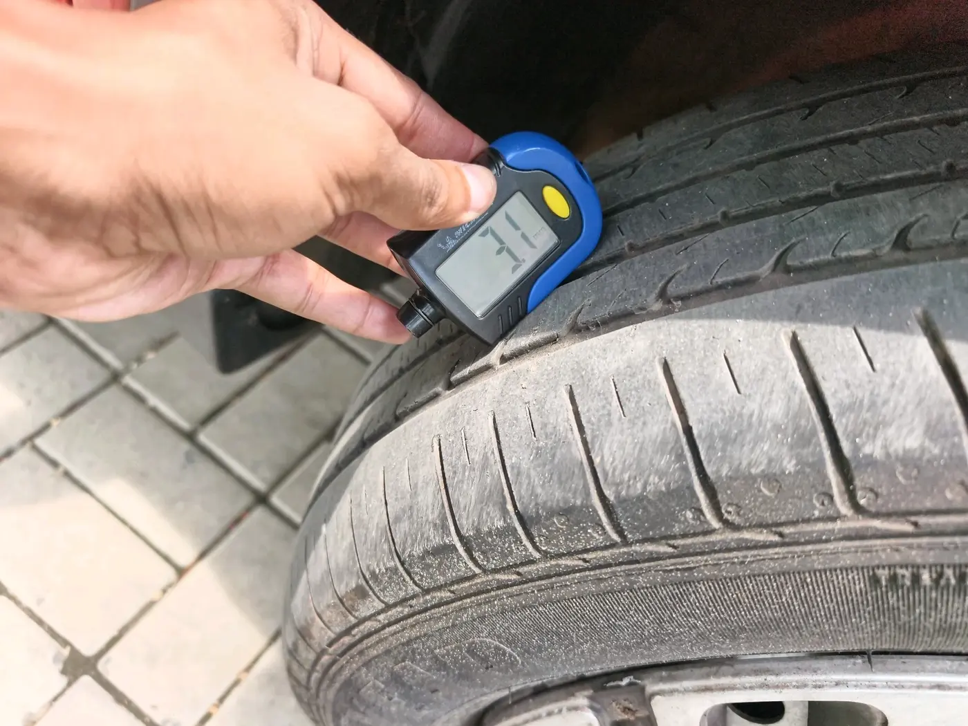 2019 Mahindra XUV300 W4 1.2 PETROL, Petrol, Manual, 76,867 km, tyre