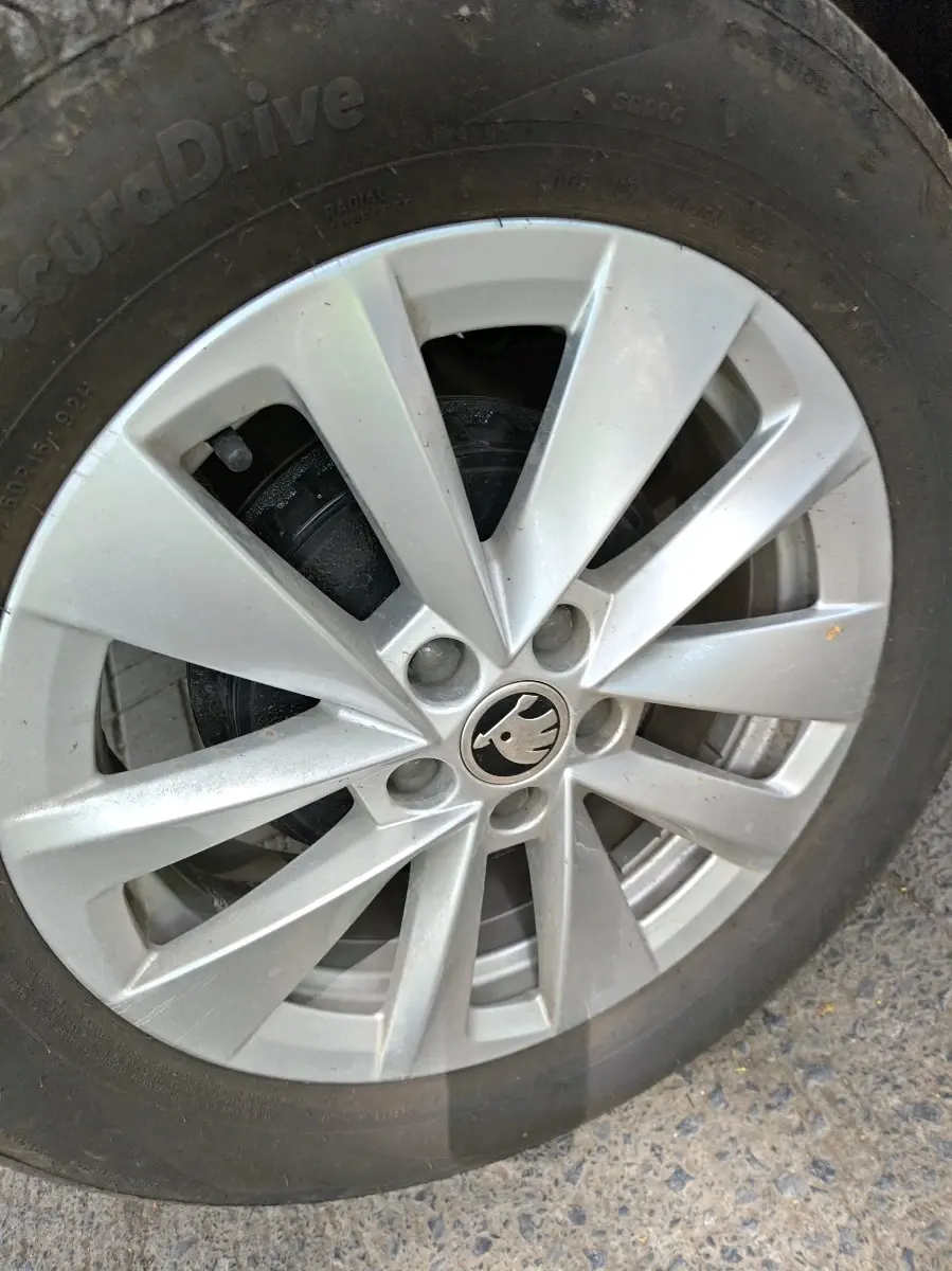 2025 Skoda Kylaq Signature AT, Petrol, Automatic, 1,467 km, tyre